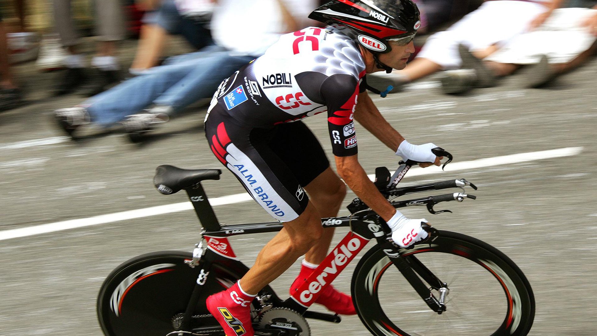 赛道与球场的双重奏，F1街道赛焦点战启示辽宁队击溃活塞之道