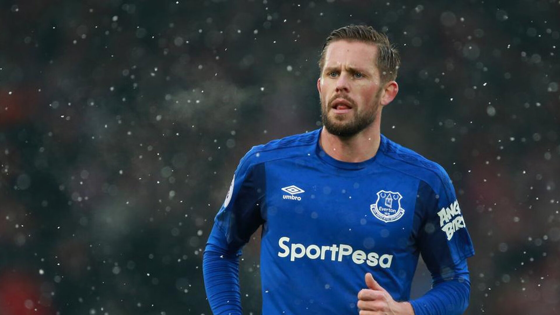 孙兴慜一锤定音，拉齐奥闪电战击溃巴萨