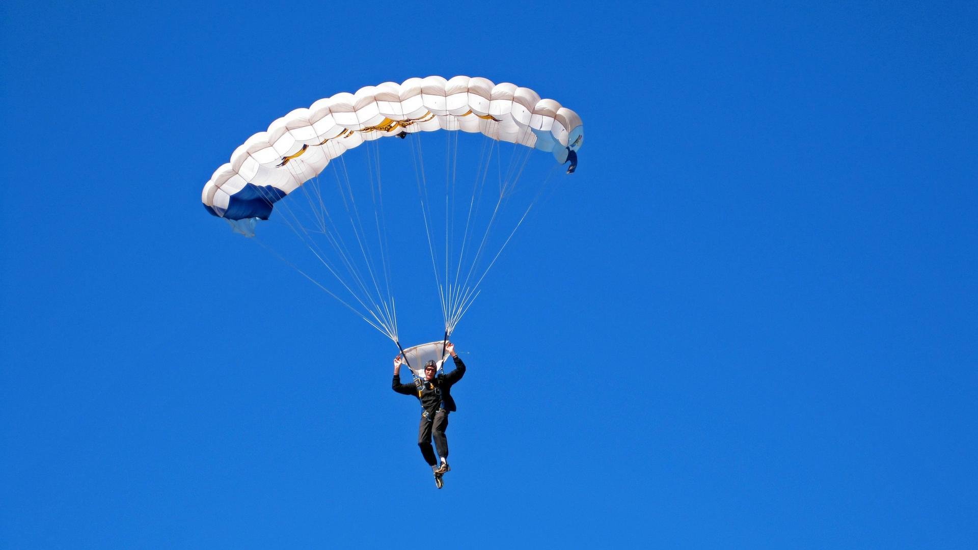 温网鏖战法网，德约科维奇如何扛起全队的荣耀与重担