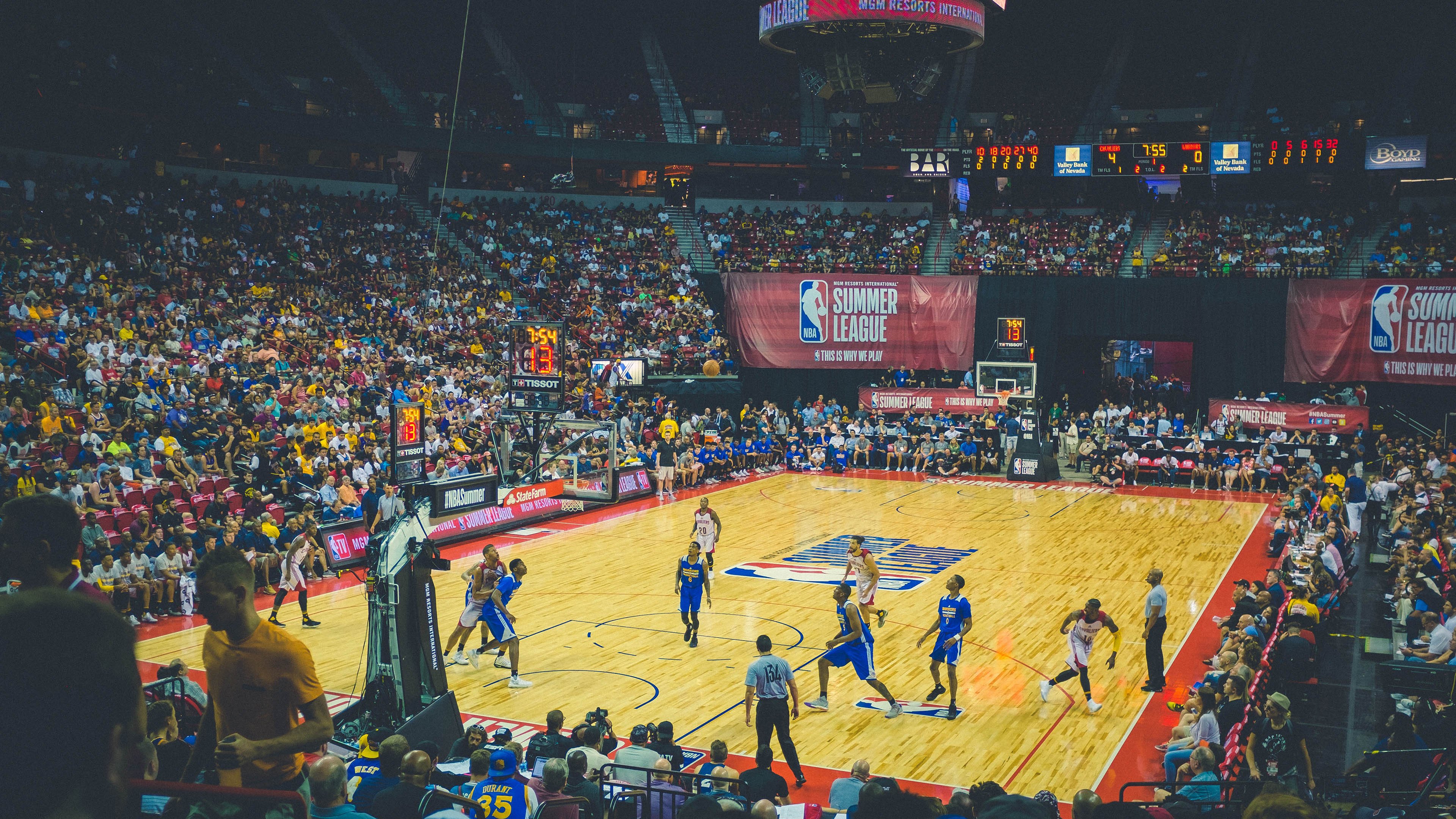 欧文单骑救主，新疆队连续得分狂潮压制猛龙