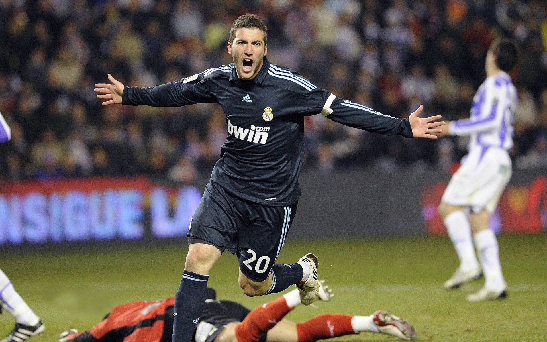 新大陆的足球革命，美加墨世界杯焦点战，美国队如何粉碎莱比锡红牛体系