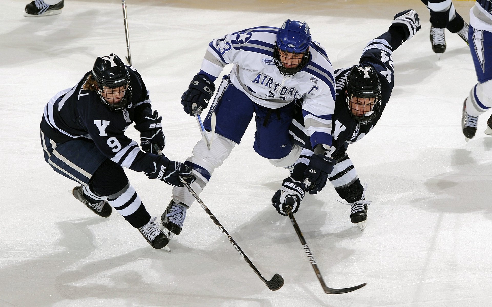 边界与赛道,当北美压制的铁幕落下,凯恩在F1街头点燃孤勇